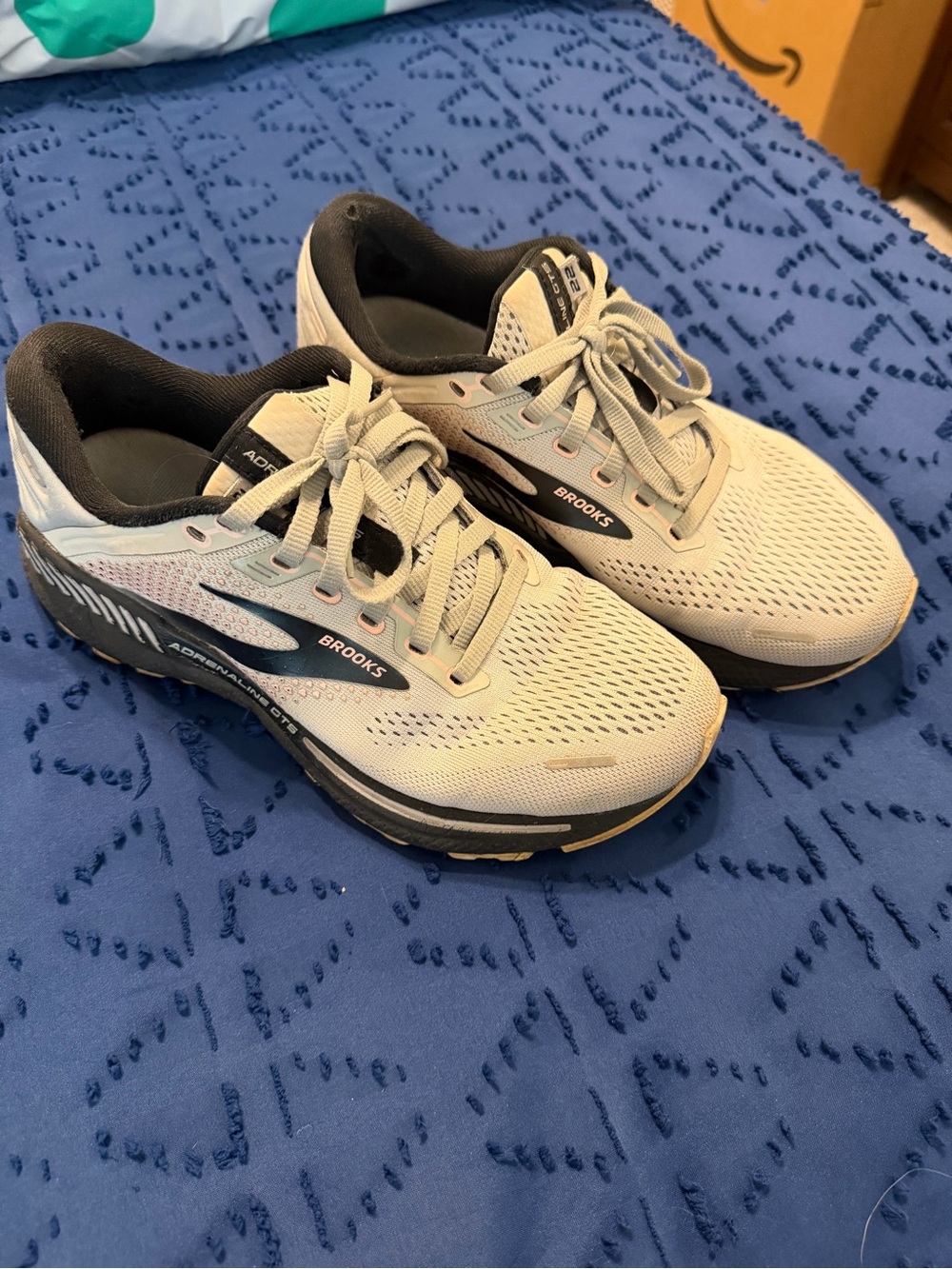 Brooks Neutral Running Shoes in Beige with Black Accents size 7 adrenaline GTS
